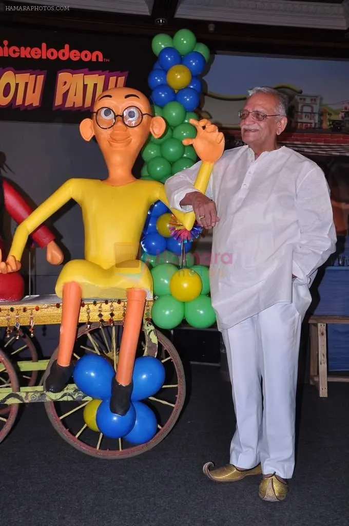 hpse_fullsize__2530111304_Gulzar at Motu patlu animation launch in Taj Land_s End on 4th Oct 2012 (58)