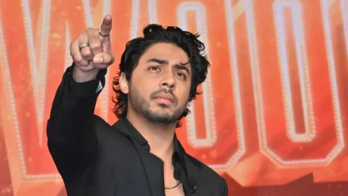 the-bads-of-bollywood-aryan-khan-bows-down--seeks-forgiveness-for-future-mistakes-200730965-16x9_0
