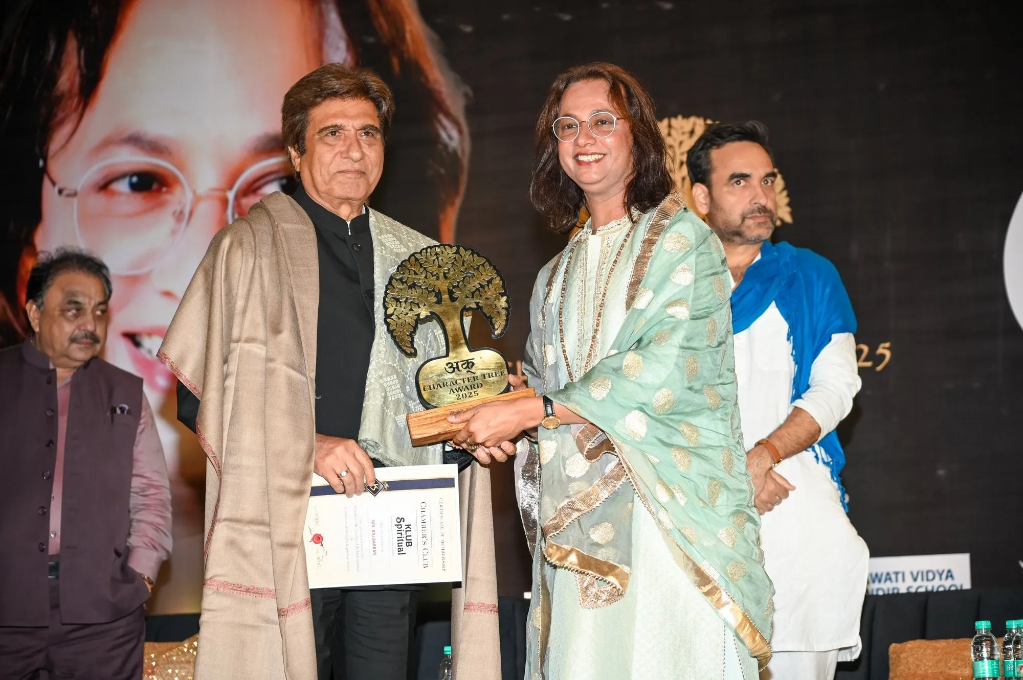 003. Swami OMA The Akk with Raj Babbar NZ6_8950