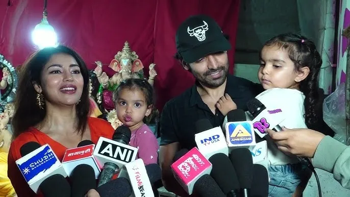 Gurmeet Choudhary and Debina Bonnerjee welcomed Ganpati Bappa in 2025 (1)