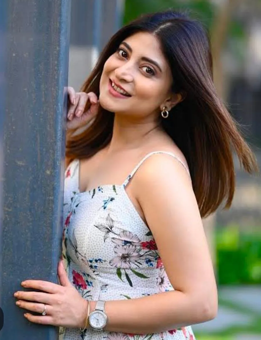Sandipta Sen-- amazing  glam-actress