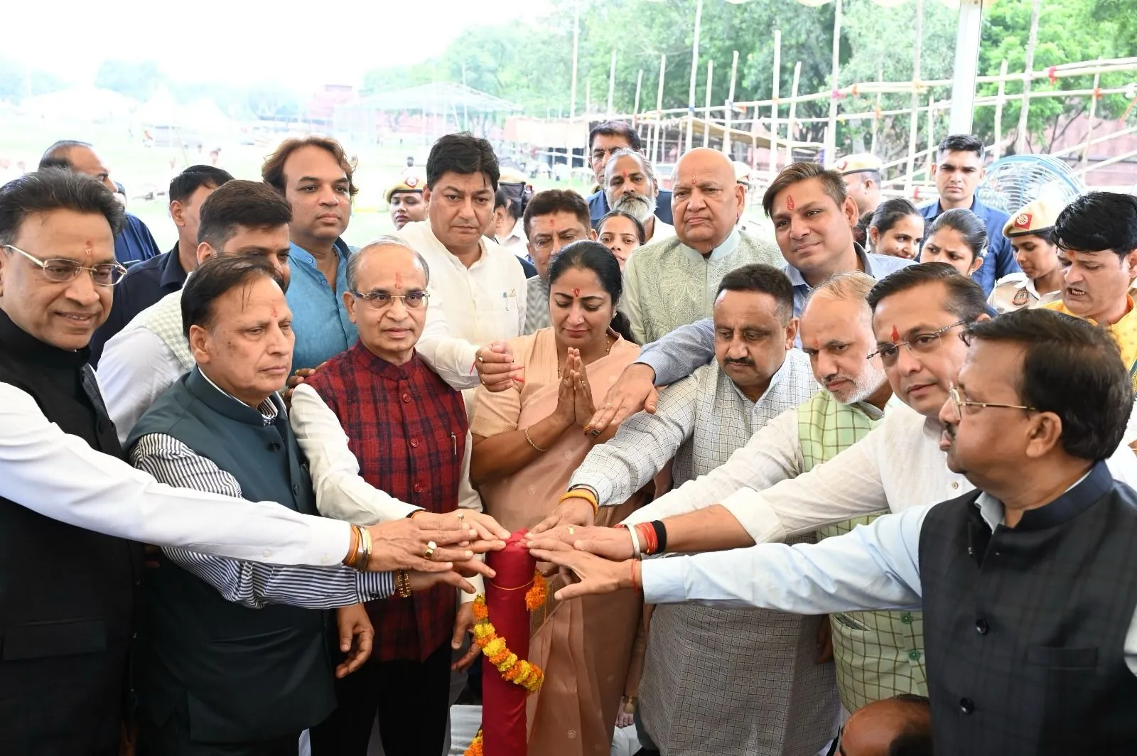 Bhoomi Pujan ceremony of Luv Kush Ramlila Committee was held at Red Fort Ground (2)