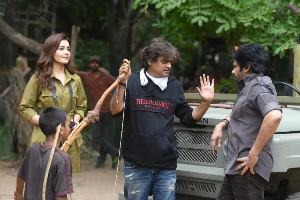 Raashii Khanna’s Special Birthday Wish for Pawan Kalyan With BTS From UBS (1)
