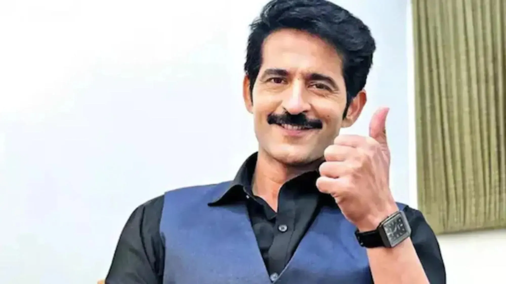 Hiten Tejwani as Karan Virani