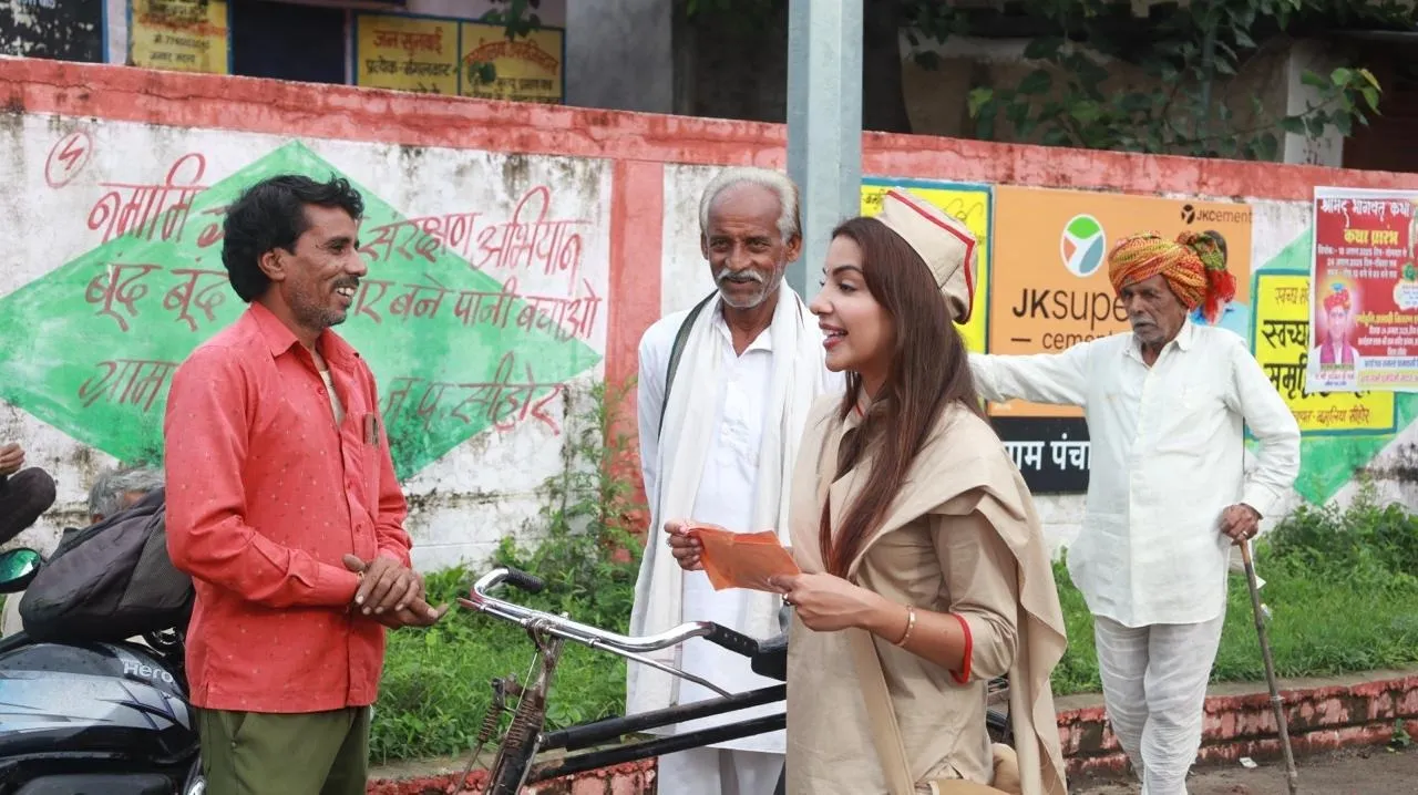 RAMEET SANDHU REENTERS CHHORIYAN CHALI GAON AS WILDCARD CONTESTANT (3)