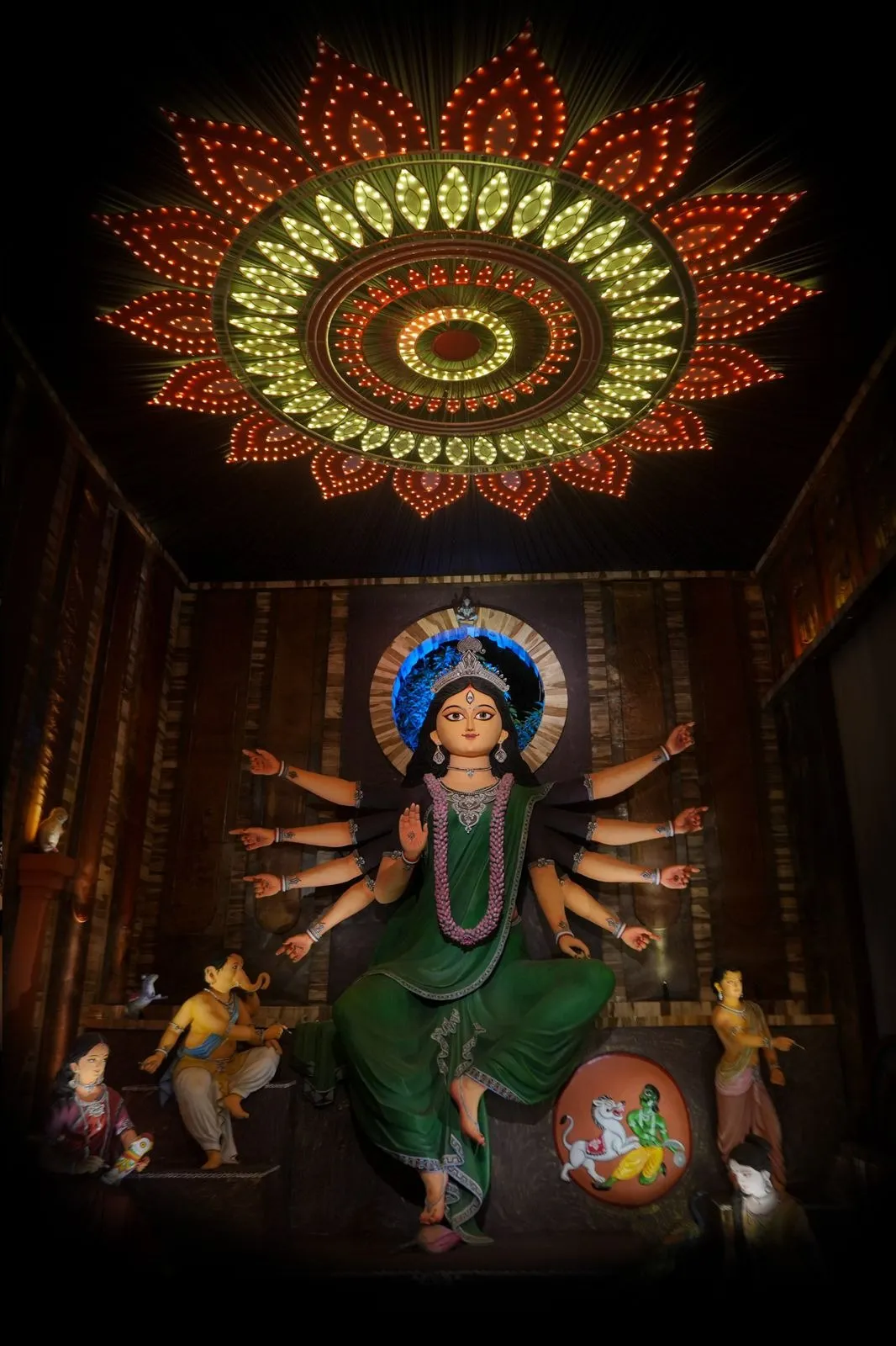 Hazra Park Durgotsab Committee inaugurated the pavilion with Kolkata tallest 30 foot Durga idol themed Drishtikon (1)
