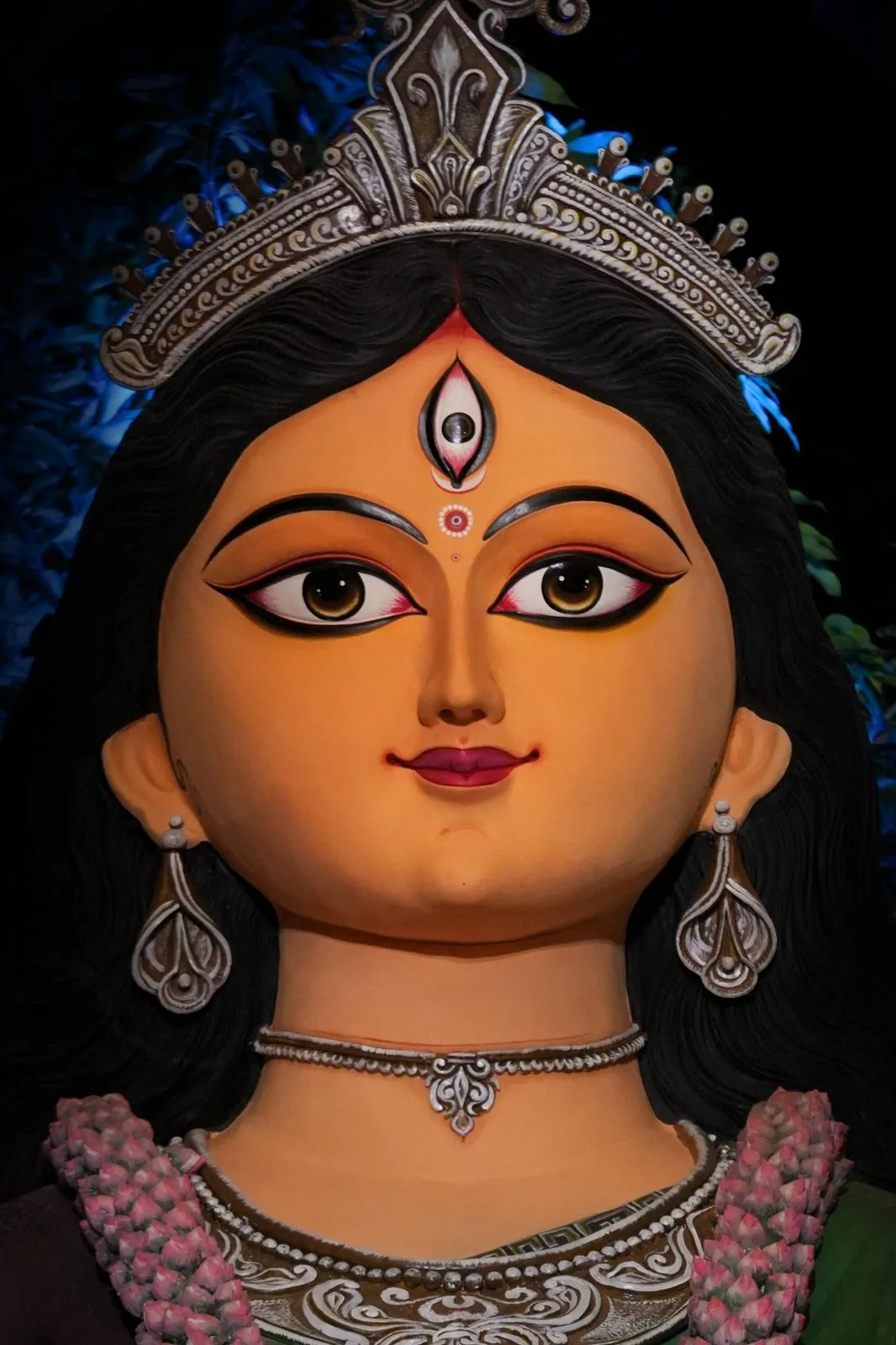 Hazra Park Durgotsab Committee inaugurated the pavilion with Kolkata tallest 30 foot Durga idol themed Drishtikon (9)