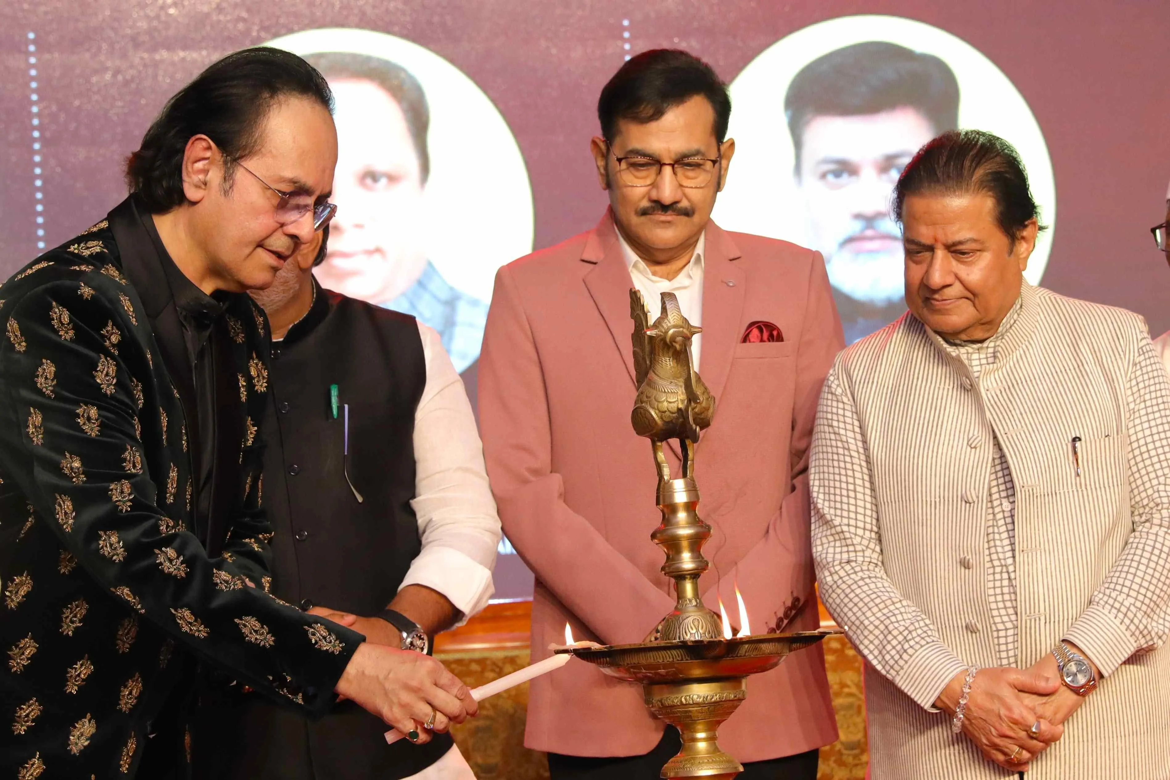 Ruhan Kapoor, Sudesh Bhosale, Anup Jalota