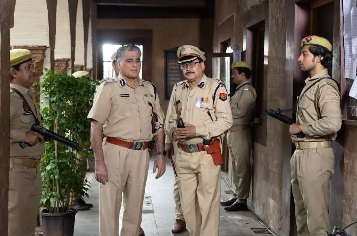 The shooting of director Siddharth Nagar TV series Pratibaddha continues at a brisk pace (9)