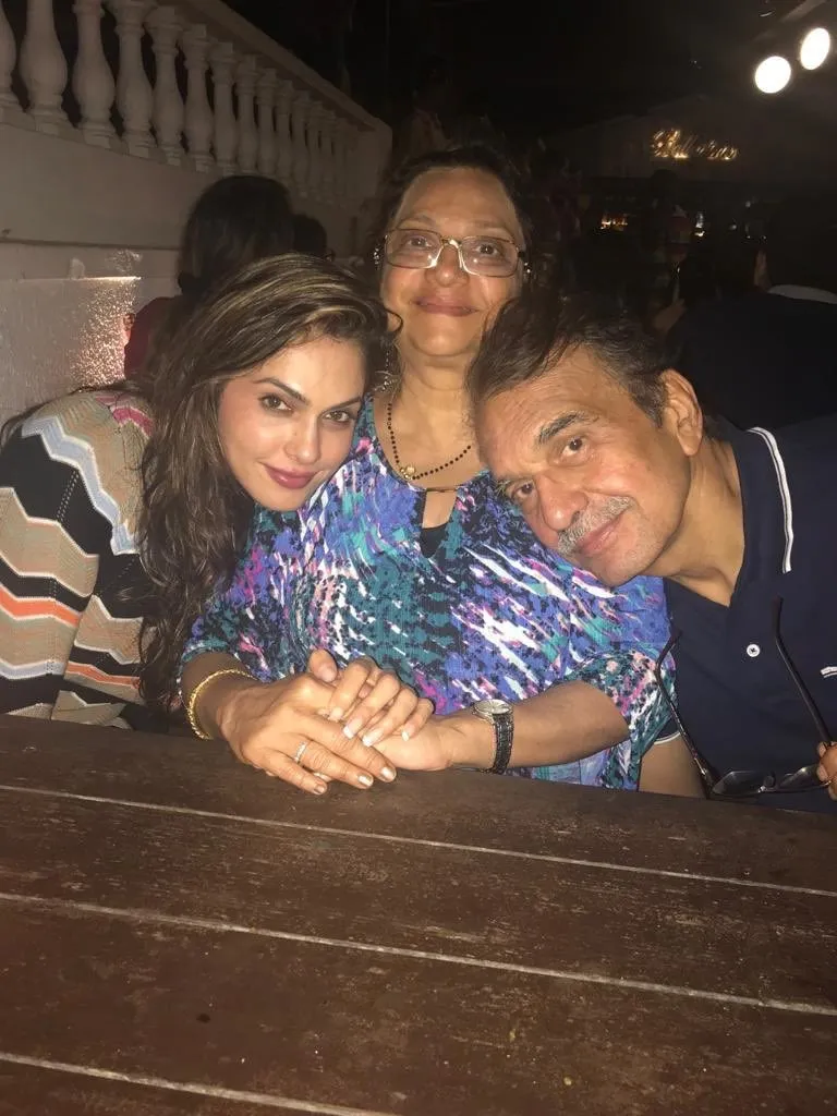 Isha Koppikar mother