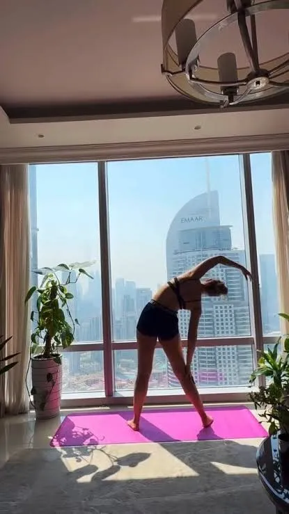 Nargis Fakhri fitness and healthy lifestyle