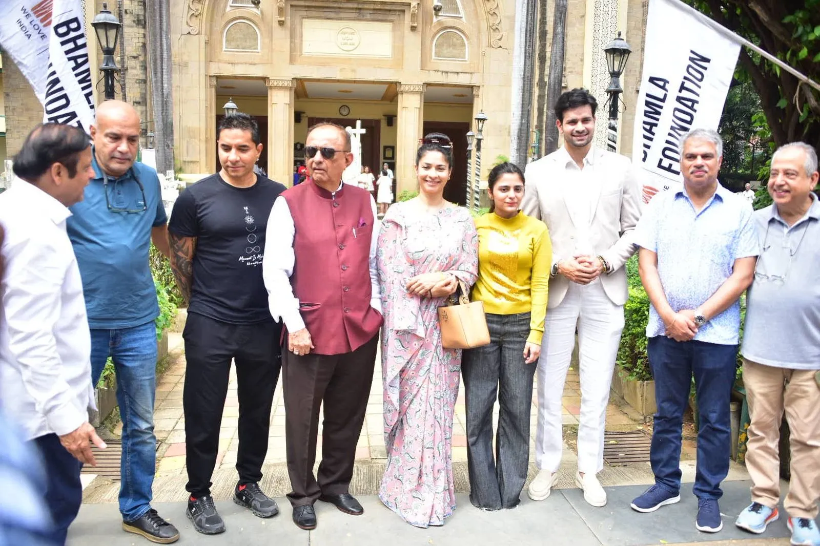 Bhamla Foundation Leads Bandra’s Biggest Free Medical Camp with Tanishaa Mukerji & Mandana Karimi (2)