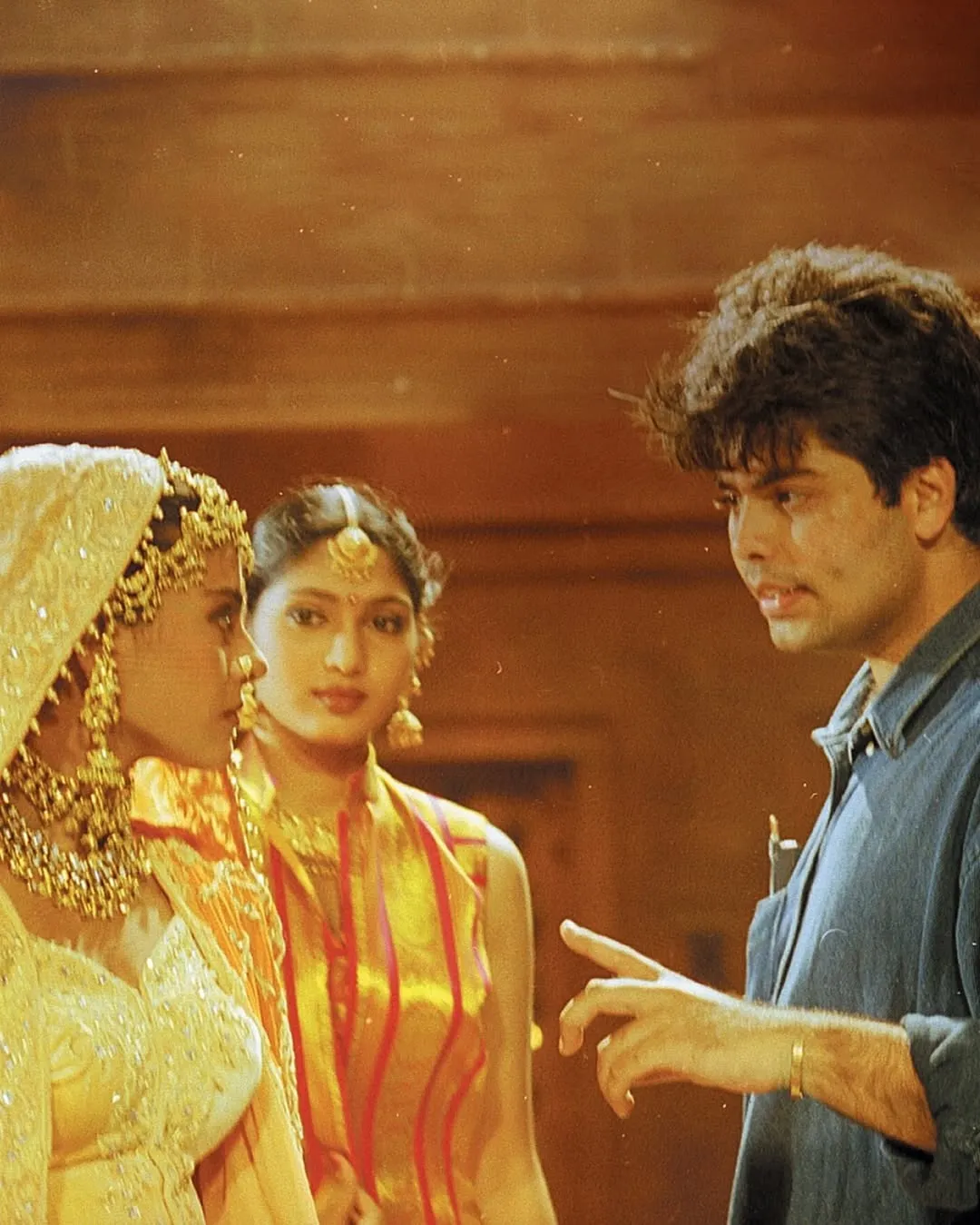 27 years!!! Some beautiful and candid memories from our set of #KuchKuchHotaHai…a set filled wit (1)