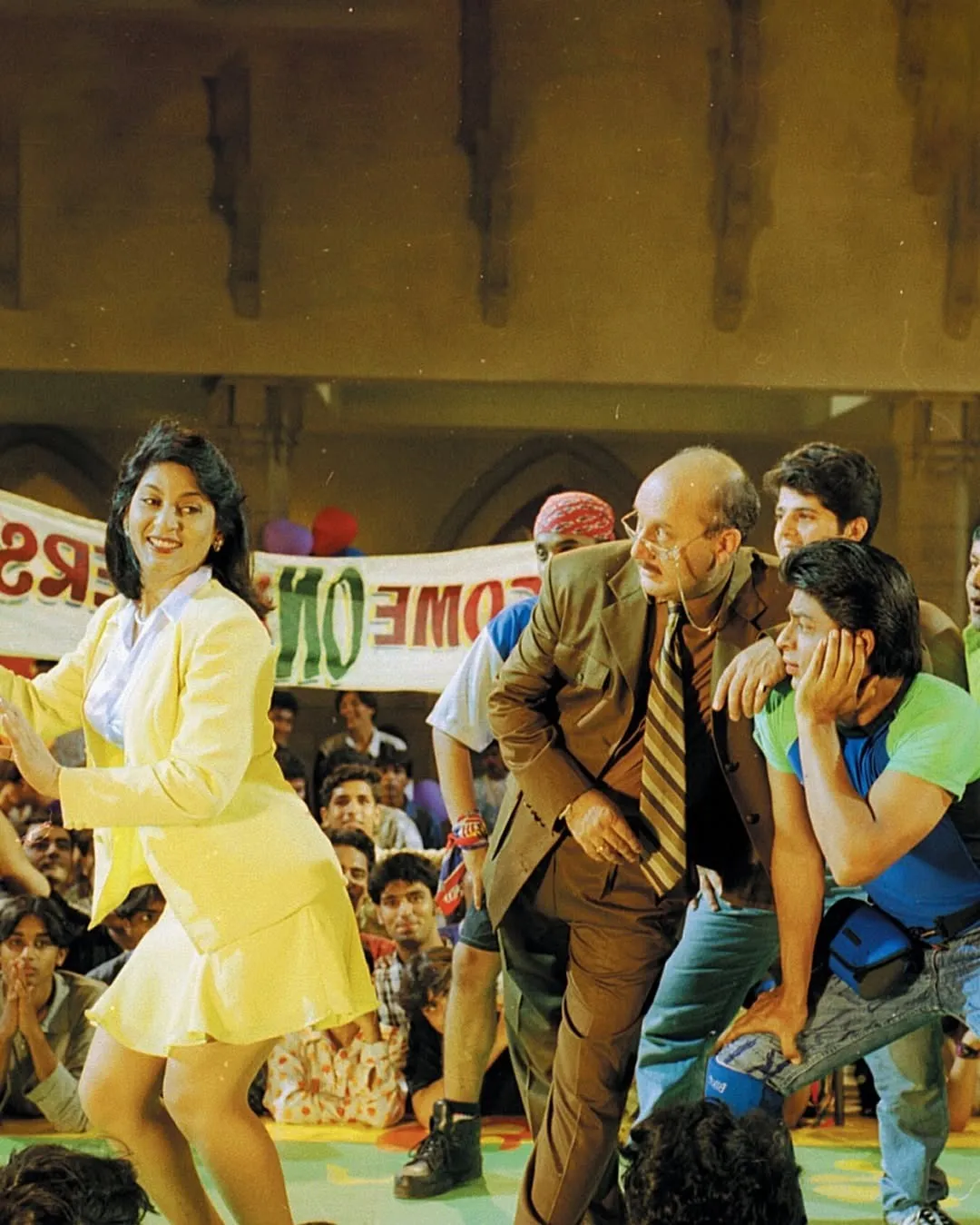 27 years!!! Some beautiful and candid memories from our set of #KuchKuchHotaHai…a set filled wit (6)