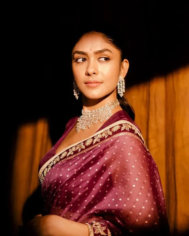 mrunal thakur