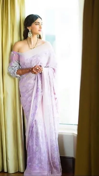sonam kapoor Bollywood Celebrities Diwali Fashion