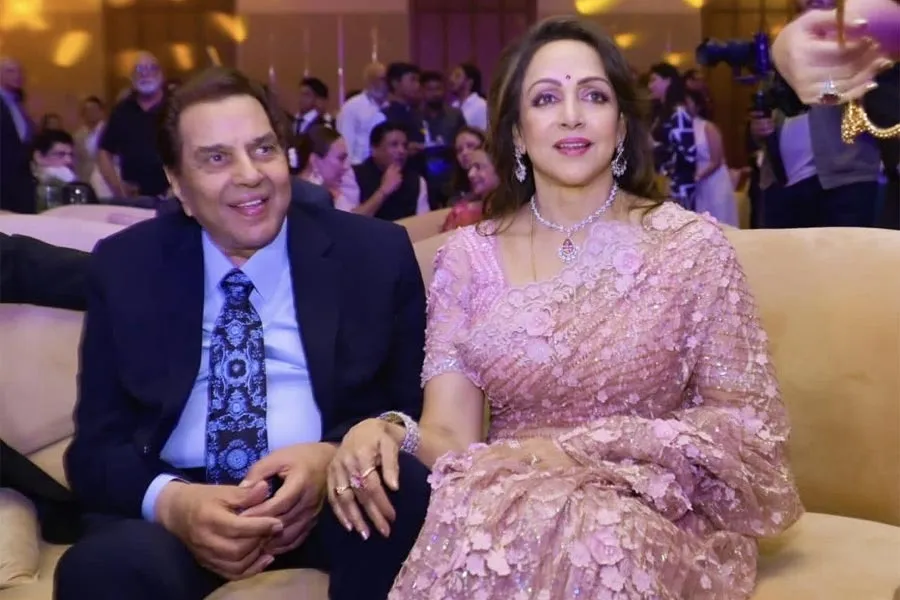 1697609945_hema-malini-dharmendra