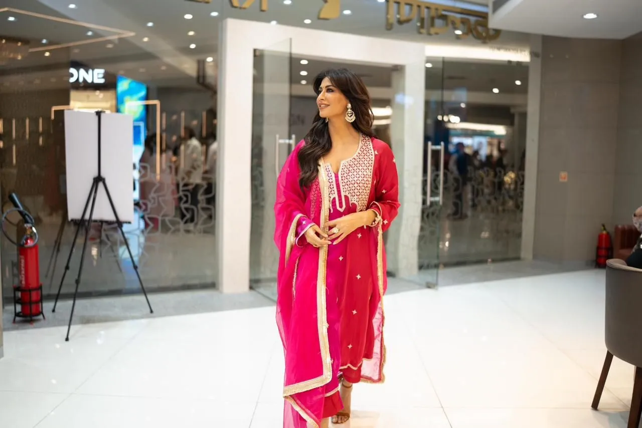 Chitrangda Singh pink ethnic outfit look 2025