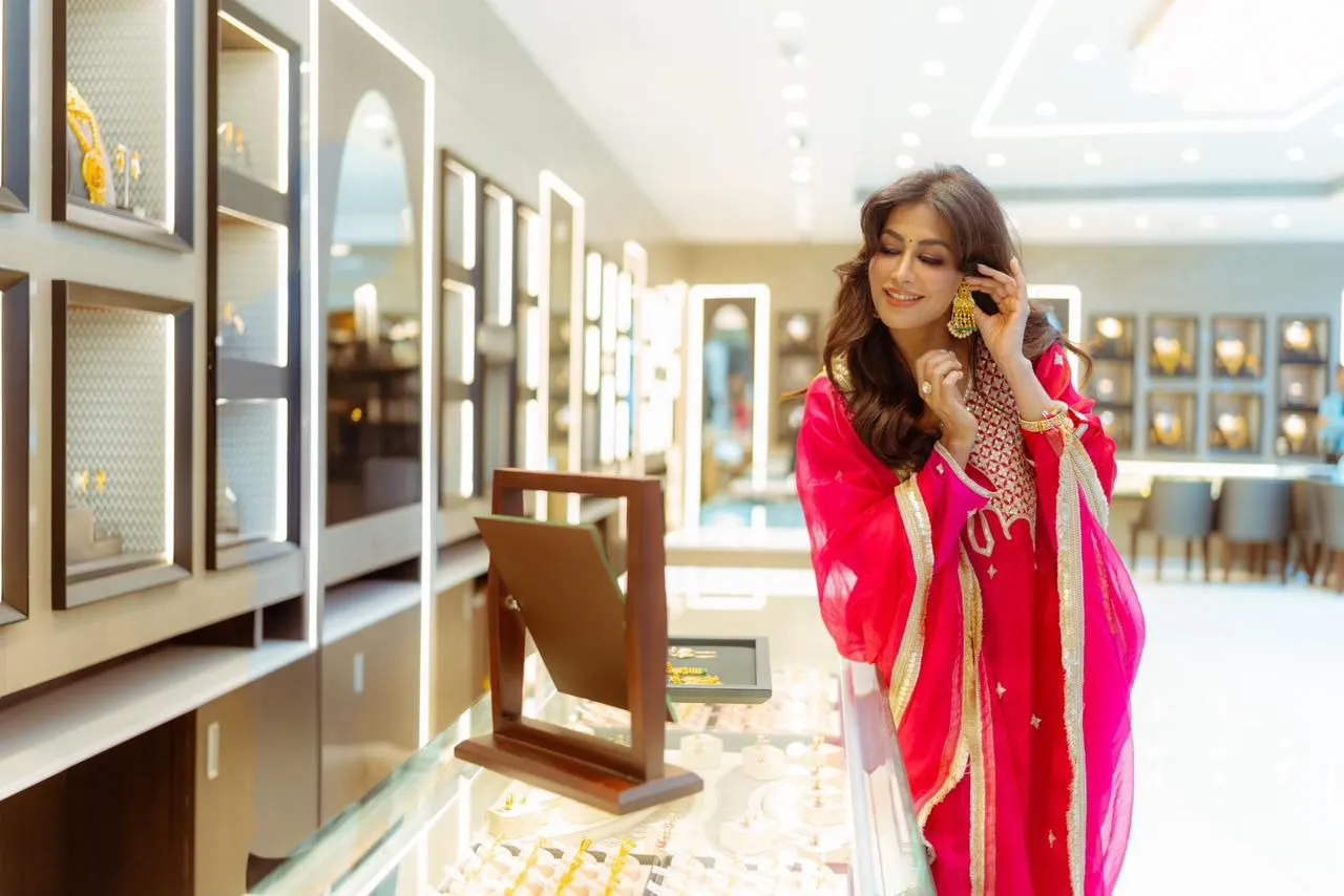 Chitrangda Singh pink ethnic outfit look 2025