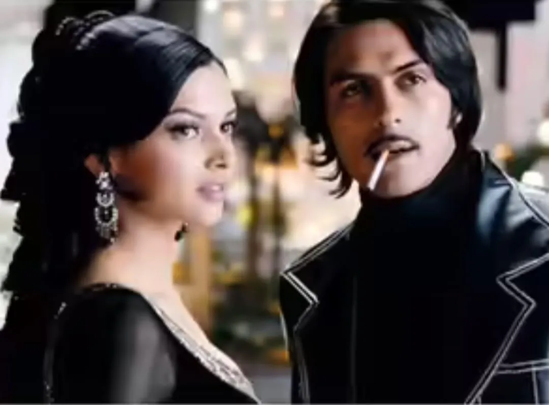Om Shanti Om-- Arjun Rampal with screen-wife Deepika Padukone (1)