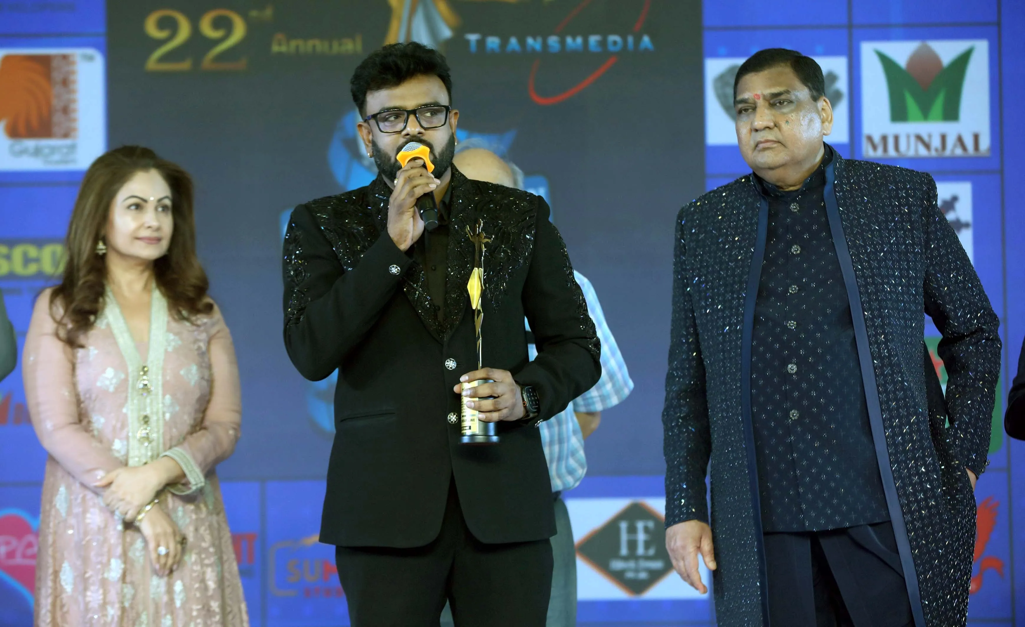 Ayesha Jhulka, Rakesh Barot & Jasmin Shah