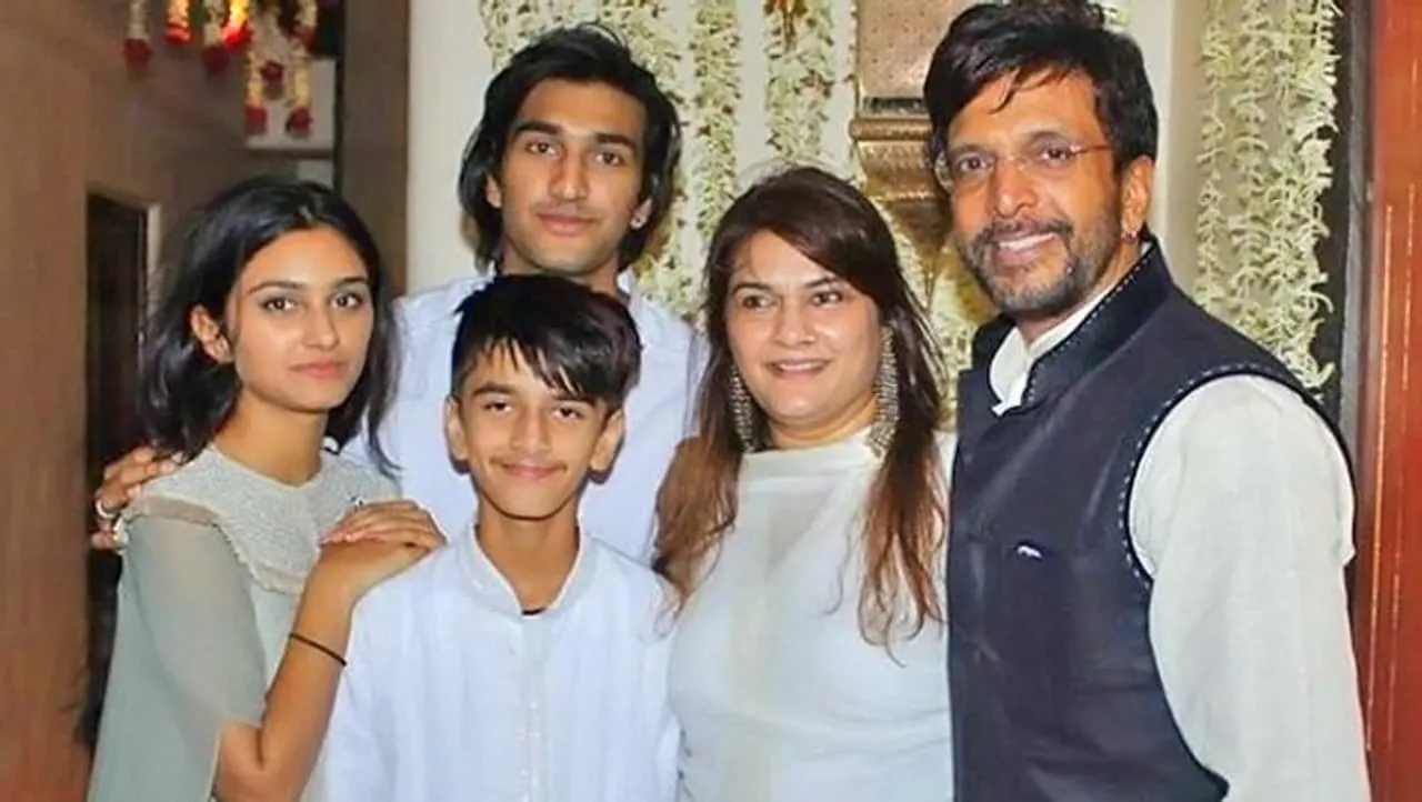 w-1280,imgid-01fp29xt612dtttfzwcj0v2kz1,imgname-jaaved-jafferi-family