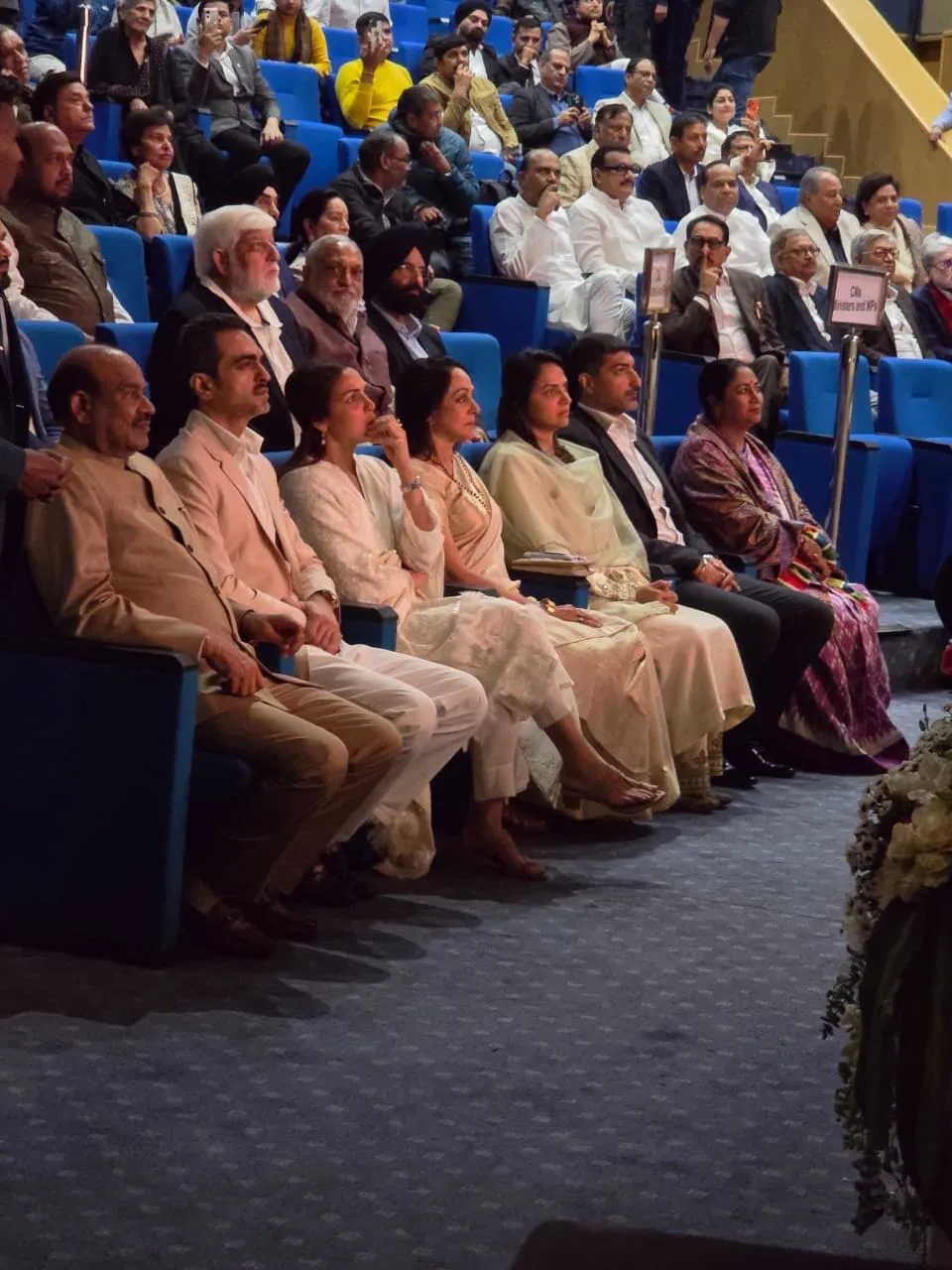 Dharmendra Prayer Meet (2)