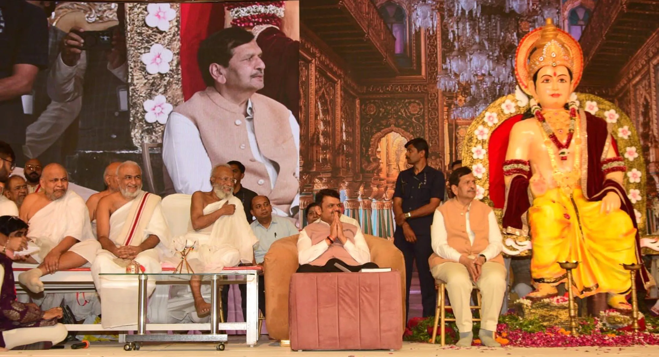 baba ,Devendra Fadnavis & Mangal Prabhat Lodha