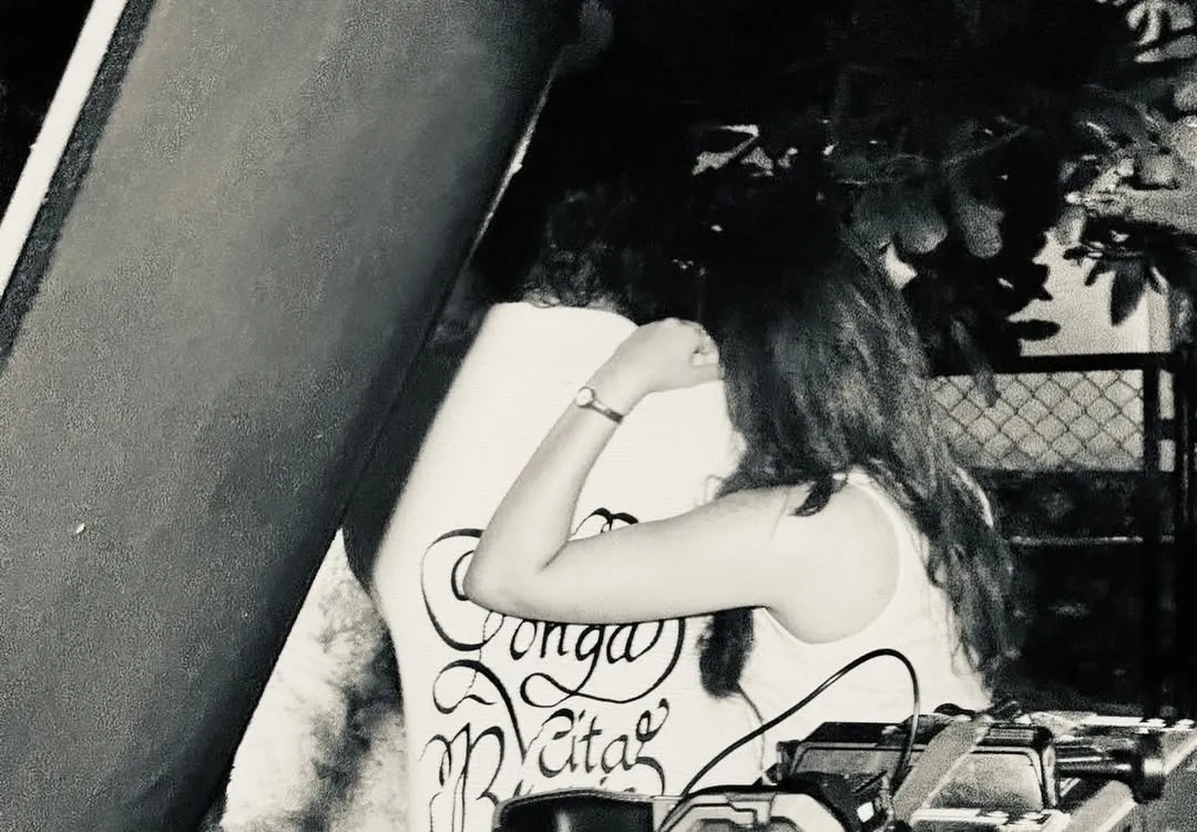 I&rsquo;ve seen the future. I&rsquo;ve seen passersby smile when you laugh out loud, they can&rsquo;t help it. I&rsquo;v (2)