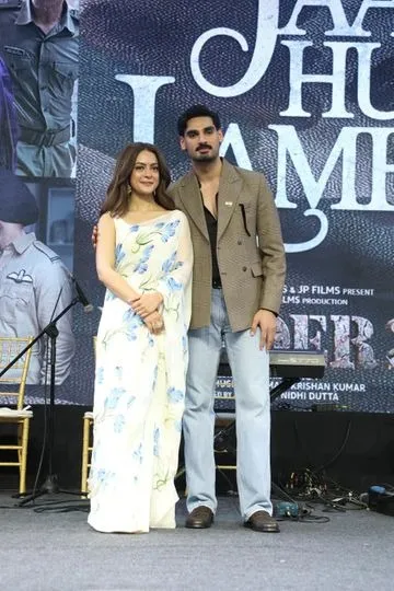 ahan Anyaa shetty Border 2 Jaate Hue Lamhon Song Launch