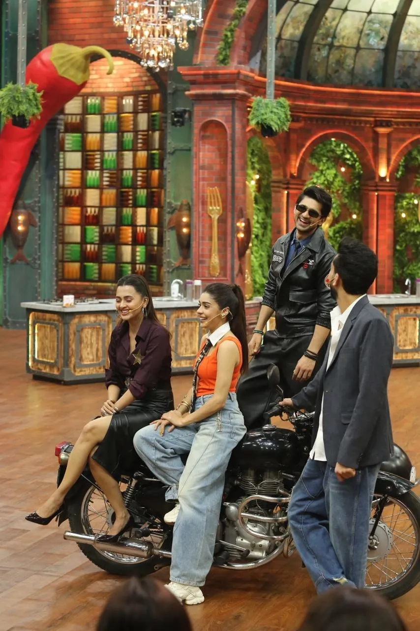 In the Laughter Chefs Show Elvish Yadav and Abhishek Kumar will compete for a date with Sunny Leone (2)