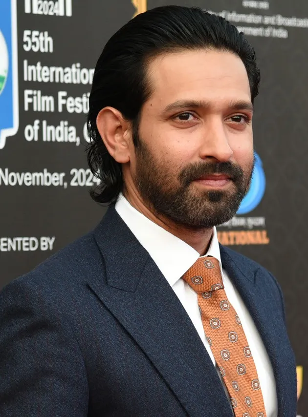 Vikrant_Massey_in_the_closing_ceremony_of_IFFI_2025_(cropped)