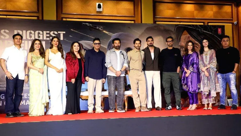 celebs-join-success-celebration-press-meet-of-1975641-950096