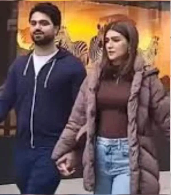 Kriti-Sanon-walks-hand-in-hand-with-Kabir-Bahia-at-London-2026-02-80f7ef6162f5835e74d196fad92edf41 (1)~4