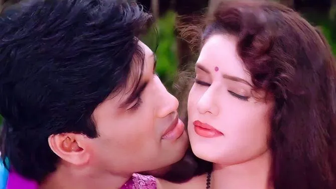 Suniel Shetty with Poonam J in Mohra movie
