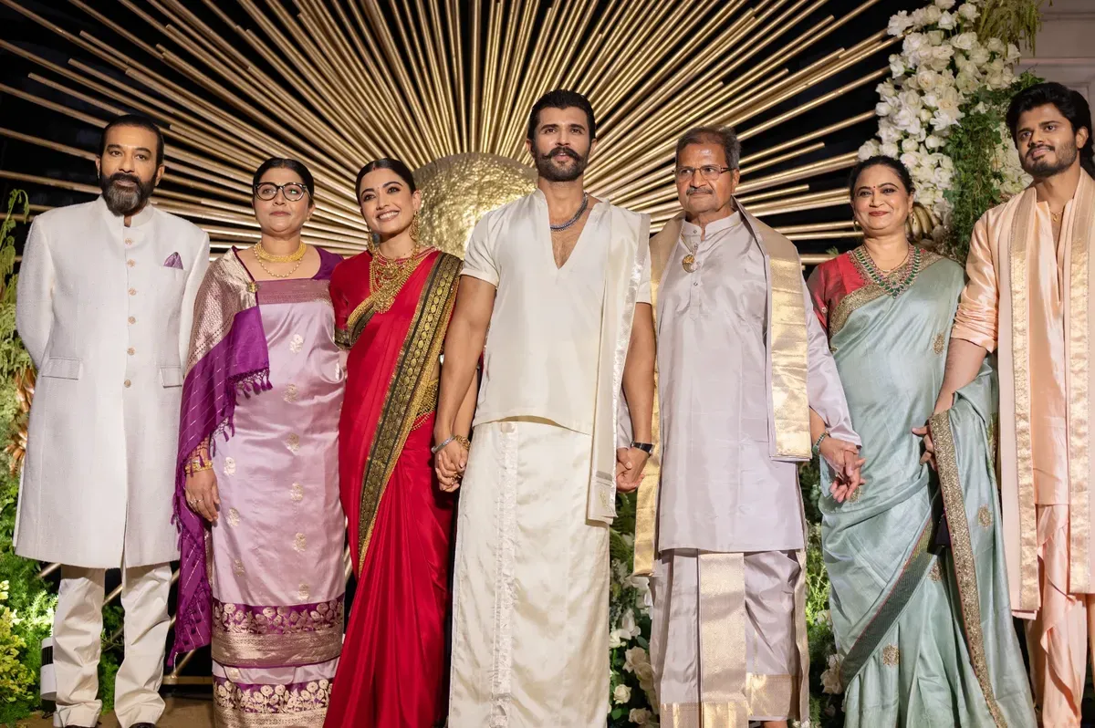 Vijay-Deverakonda-and-Rashmika-Mandanna-Shine-with-Family