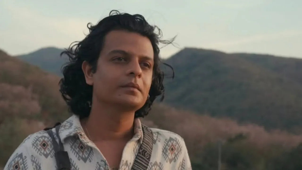 Laalo Krishna Sada Sahaayate