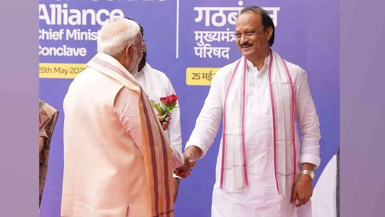 modi-ajit-pawar-1