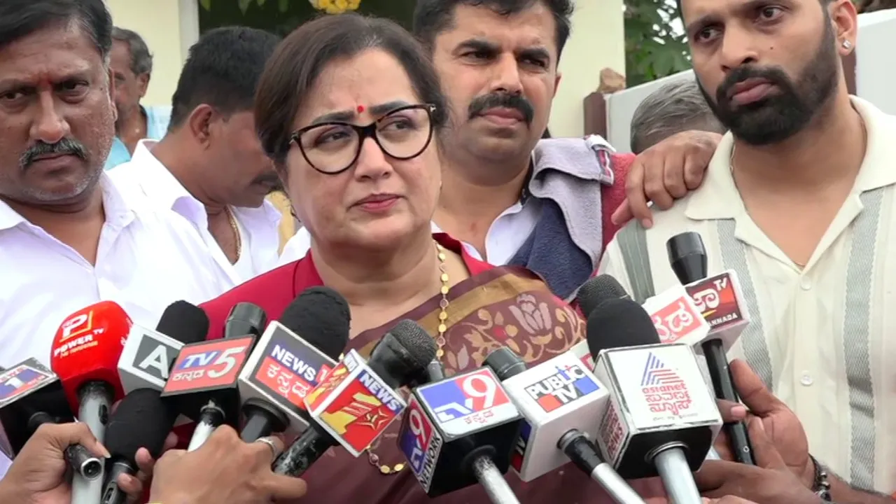sumalatha ambareesh and darshan(1)