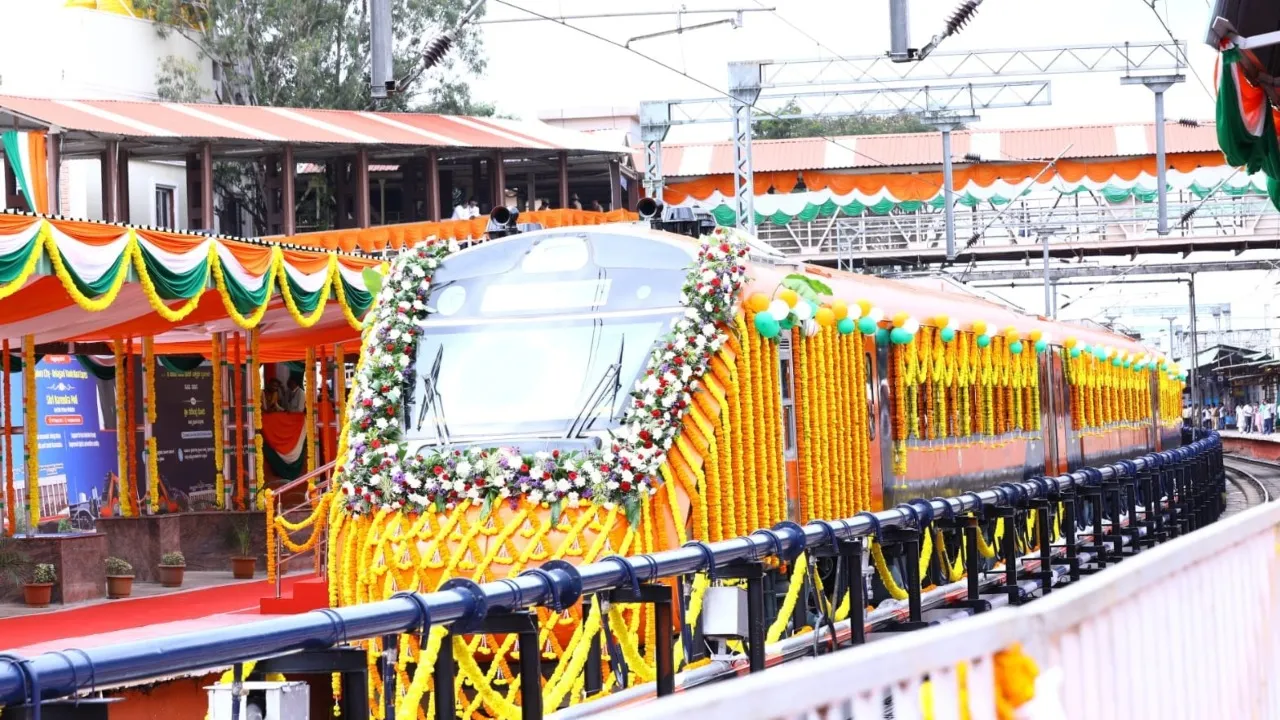 vande bharat train(2)