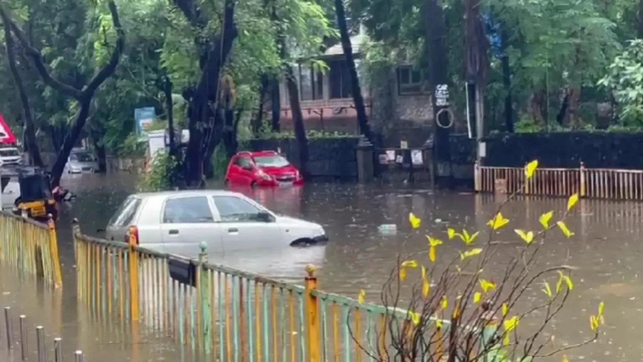 MUMUBAI HEAVY RAIN 02