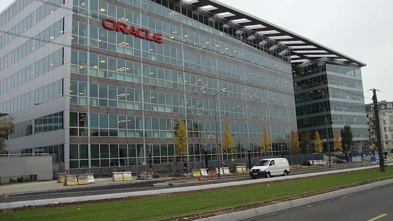ORACLE COMPANY LAY OFF022