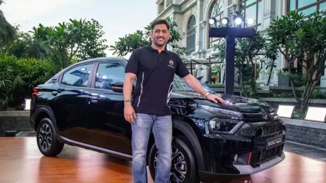 Dhoni car creaze (2)
