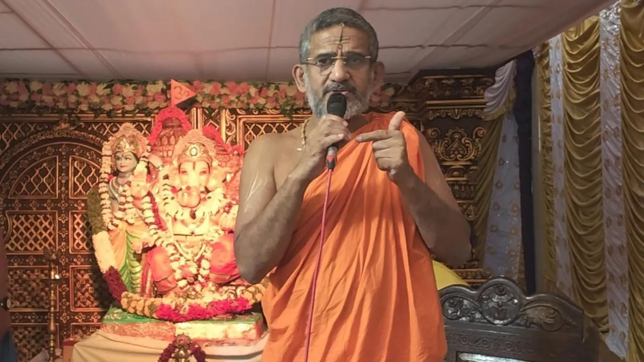 PEJAWAR_MUTT_VISHWA_PRASANNA