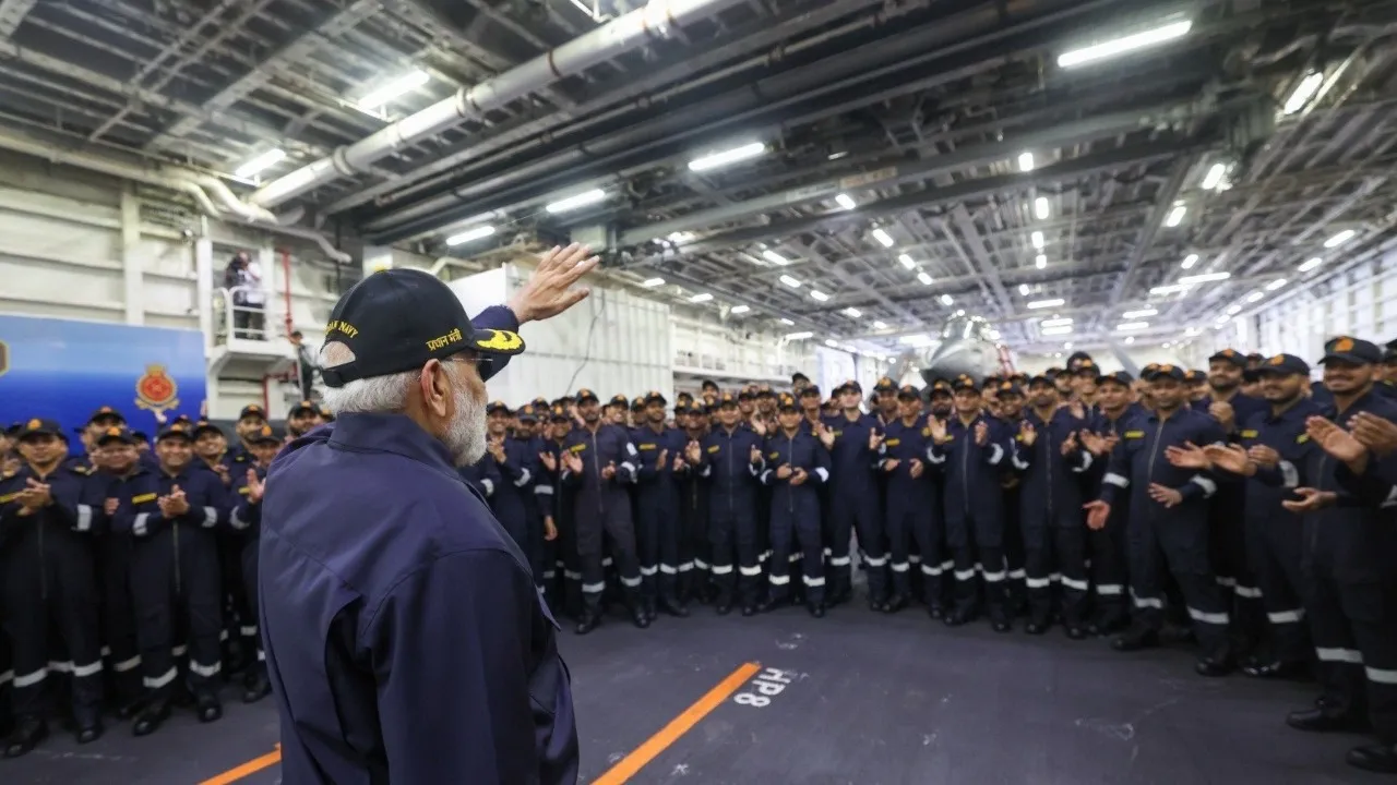 modi deepavali at ins vikrantha02