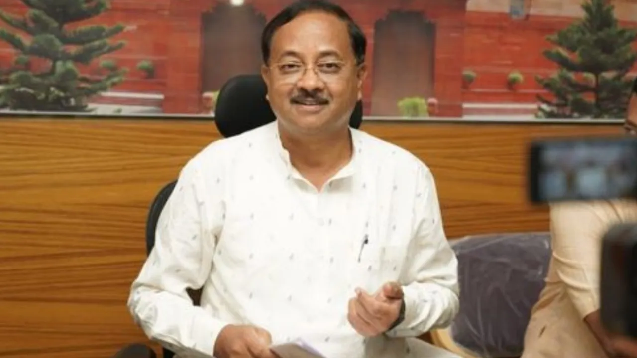 ANNA SAHEB JOLLE ELECTED AS DCC BANK PREZ