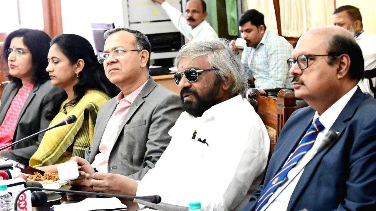 Forest minister eshwar khandre02