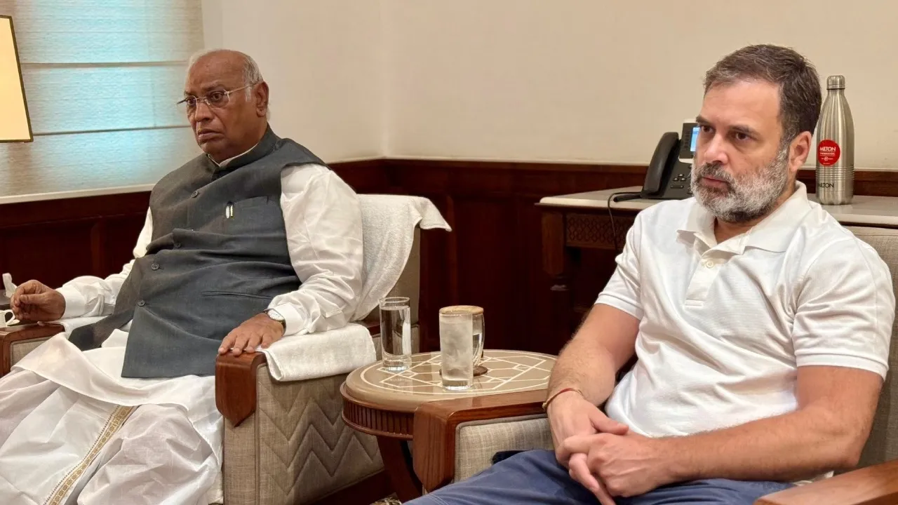 Rahu l Gandhi and Mallikarjuna Kharge