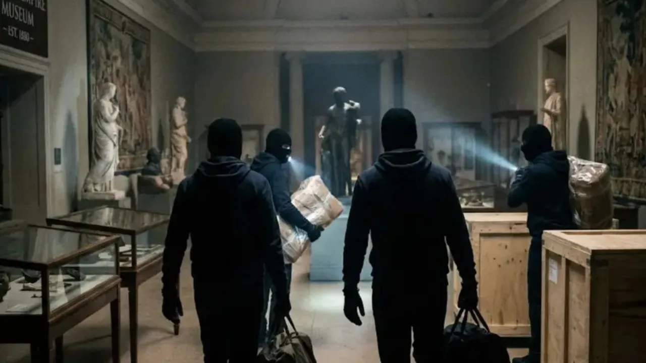 ENGLAND MUSEUM STOLEN (3)