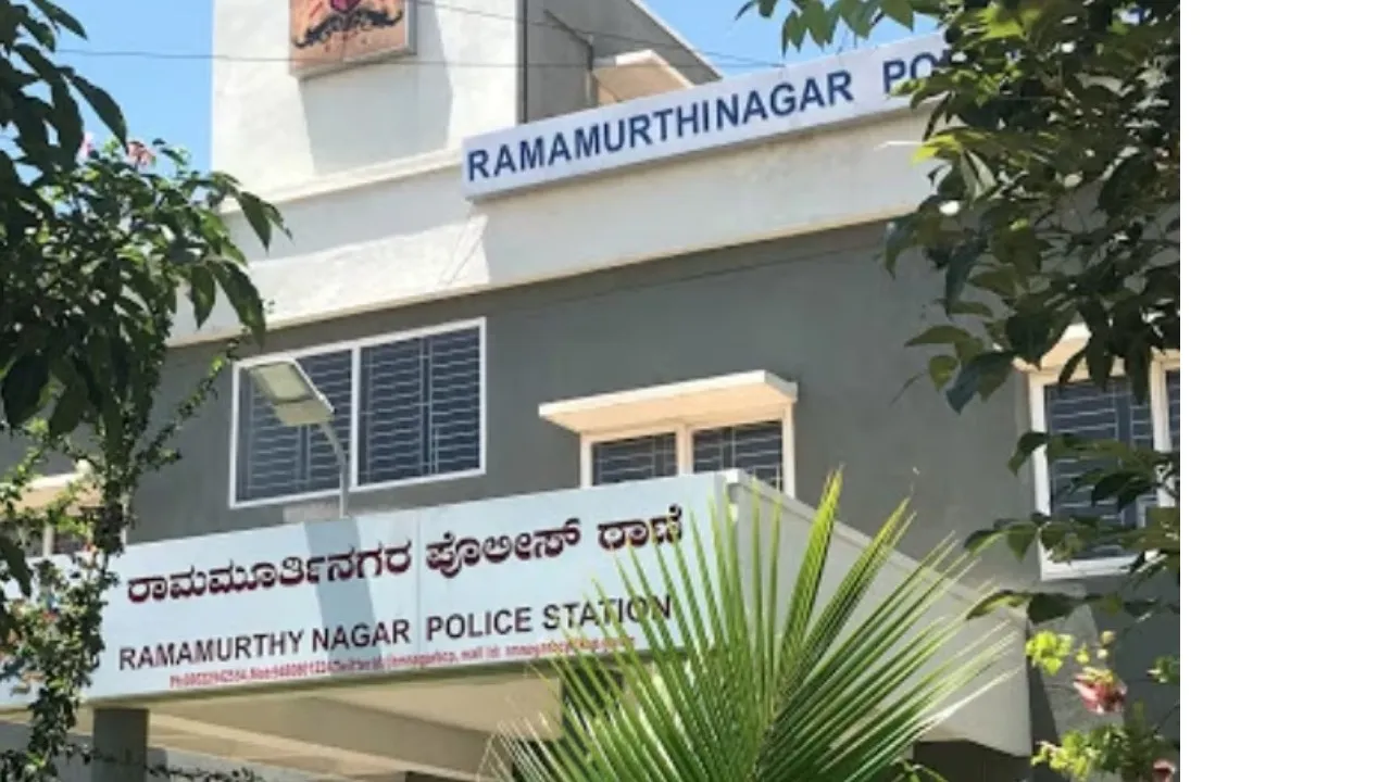 WOMEN LOVES POLICE INSPECTOR SATISh (1)